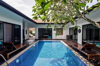Poolvilla mit 3 Schlafzimmern und 4 Badezimmern zur Miete in Cherng Talay