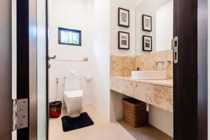 Poolvilla mit 3 Schlafzimmern und 4 Badezimmern zur Miete in Cherng Talay