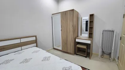 Voll möbliertes 2-Zimmer-Townhome zur Miete in Paklok