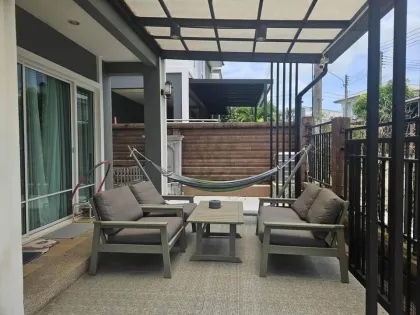 Villa de 3 habitaciones y 2 baños en alquiler en Passorn Village, Koh Kaew