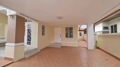Вилла на 3 спальни в аренду в Villa Suanluang, Пхукет Таун