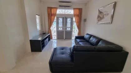 Вилла на 3 спальни в аренду в Villa Suanluang, Пхукет Таун
