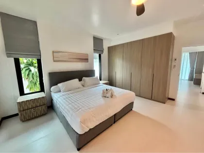 วิลล่าหรูสมัยใหม่ 3 ห้องนอนให้เช่า ที่ Blue Tree Living เชิงทะเล