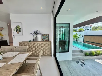 วิลล่าหรูสมัยใหม่ 3 ห้องนอนให้เช่า ที่ Blue Tree Living เชิงทะเล