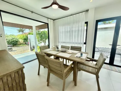 วิลล่าหรูสมัยใหม่ 3 ห้องนอนให้เช่า ที่ Blue Tree Living เชิงทะเล