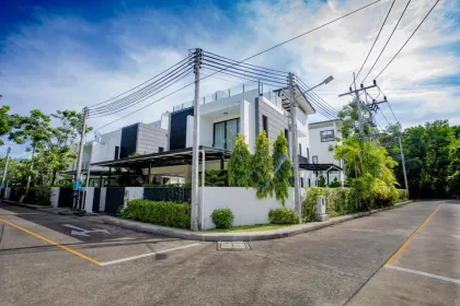 Fully Furnished 5 Bedroom Pool Villa in Laguna Phuket