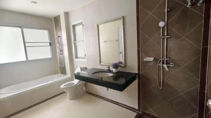 บ้านวิลล่าขนาดใหญ่ 6 ห้องนอนให้เช่า ใกล้โรบินสัน ไลฟ์สไตล์ ถลาง