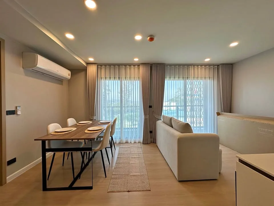 Condo nuevo de 2 dormitorios y 2 baños en alquiler en Space Cherngtalay