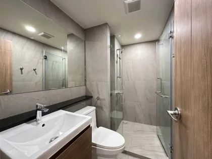 Condo nuevo de 2 dormitorios y 2 baños en alquiler en Space Cherngtalay