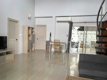 Spacious 4-Bedroom Villa with Guest House in Maneekram Village, Chalong