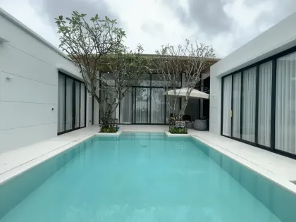 Rara villa de lujo con 4 dormitorios y piscina en alquiler en Ko Kaeo, Phuket