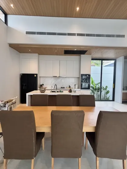 Rara villa de lujo con 4 dormitorios y piscina en alquiler en Ko Kaeo, Phuket