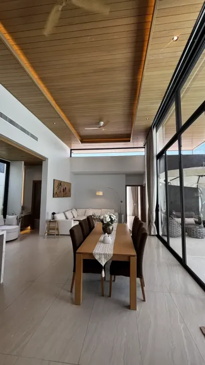 Rara villa de lujo con 4 dormitorios y piscina en alquiler en Ko Kaeo, Phuket