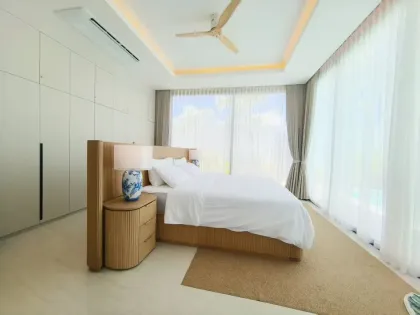 Rara villa de lujo con 4 dormitorios y piscina en alquiler en Ko Kaeo, Phuket