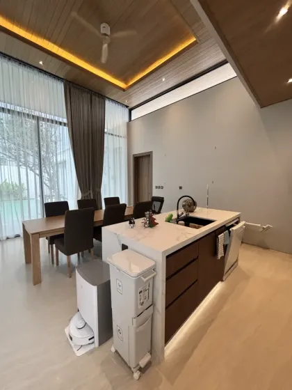 Rara villa de lujo con 4 dormitorios y piscina en alquiler en Ko Kaeo, Phuket
