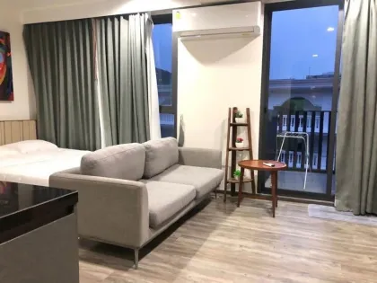 Studio moderne à louer au The Deck Condo, Patong