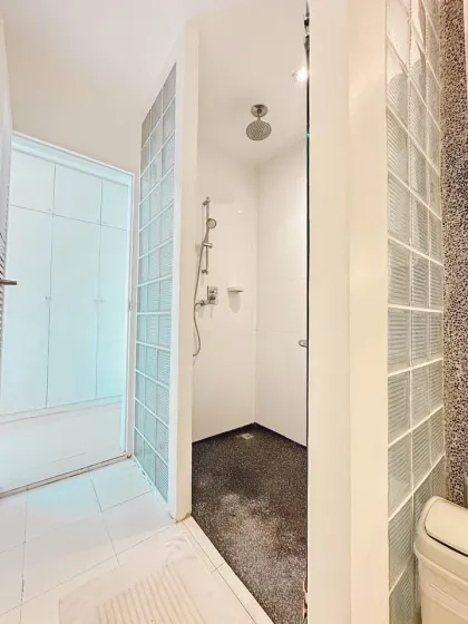 Kamala Trees Residence宽敞一卧室公寓出租