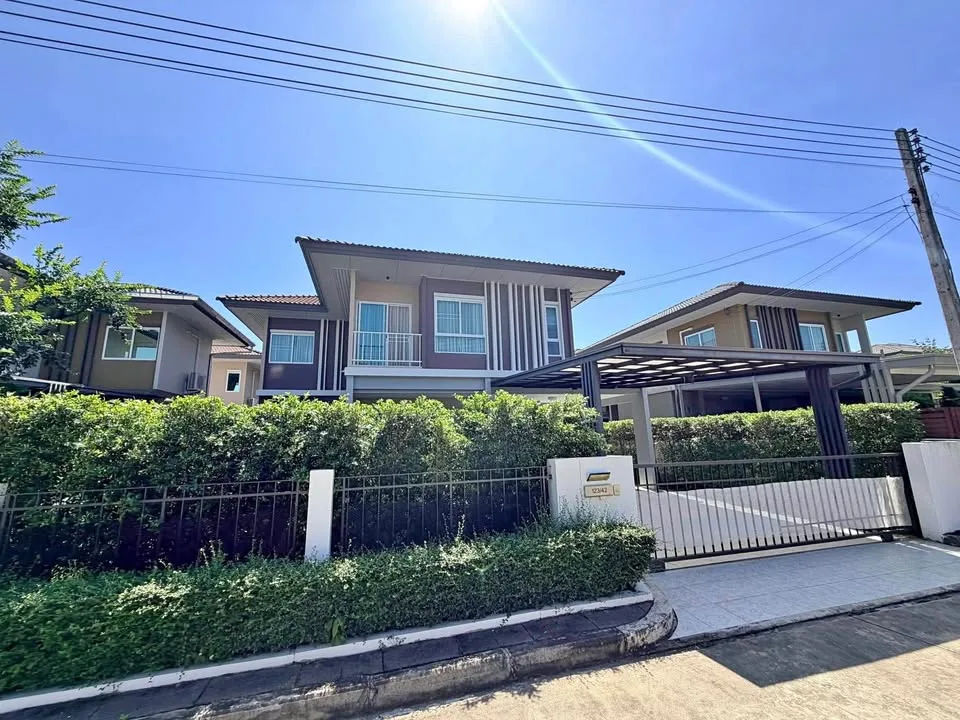 普吉岛Saransiri Kohkaew现代4卧室别墅出租