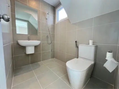2 Schlafzimmer, 3 Badezimmer Einfamilienhaus zur Miete in Supalai Lake Ville