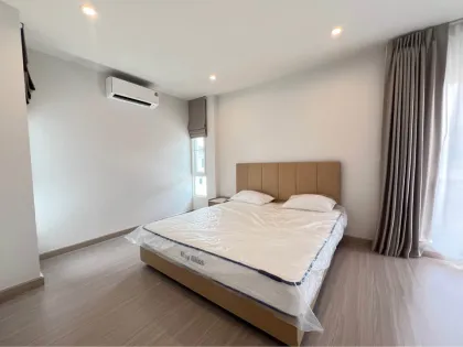 2 Schlafzimmer, 3 Badezimmer Einfamilienhaus zur Miete in Supalai Lake Ville