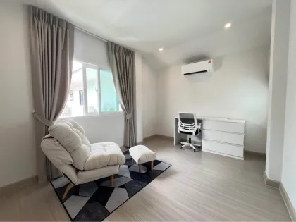 2 Schlafzimmer, 3 Badezimmer Einfamilienhaus zur Miete in Supalai Lake Ville