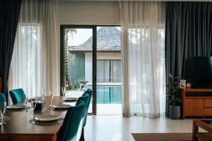 Роскошная вилла с бассейном 3 спальни в аренду в Anchan Villa, Пхукет