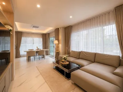 Вилла с 3 спальнями и бассейном в аренду в Land & House Chalong Park