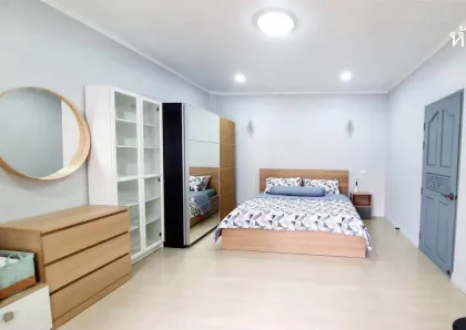 Просторная вилла с 4 спальнями и гостевым домом в Maneekram Village, Чалонг