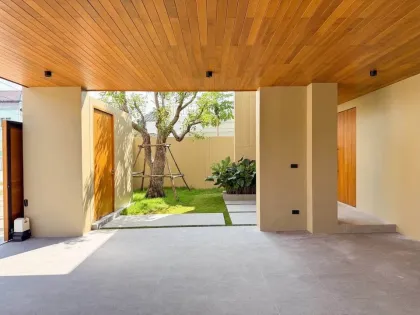 Lake View Pool Villa with 4 Bedrooms and 5 Bathrooms for Rent in Chalong