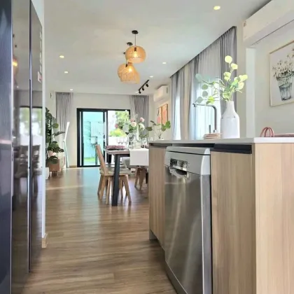 Современная вилла с 4 спальнями и бассейном у IKEA Пхукет