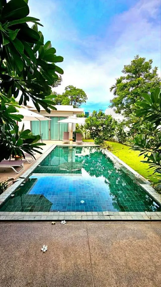 Villa de 2 dormitorios con piscina privada en alquiler en Cherng Talay