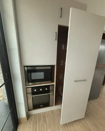 Вилла с 2 спальнями и бассейном в аренду в Poom Villa, Теп Красатри