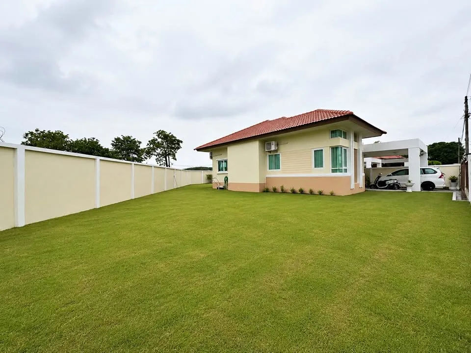 Вилла с 3 спальнями и большим садом в аренду в Phuket Villa Chaofa