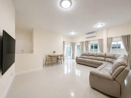 Villa de 3 Habitaciones con Gran Jardín en Alquiler en Phuket Villa Chaofa