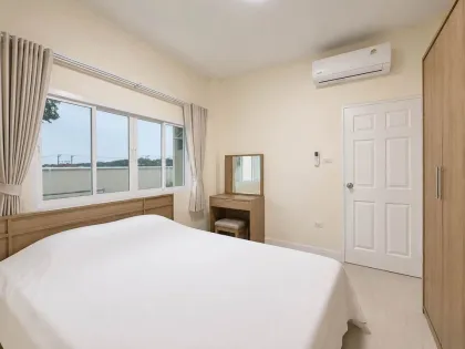 Villa de 3 Habitaciones con Gran Jardín en Alquiler en Phuket Villa Chaofa