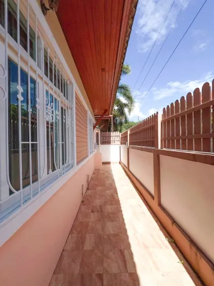 Вилла с 3 спальнями и 2 ванными в аренду в The Valley by Arunee Pool Villa, Камала
