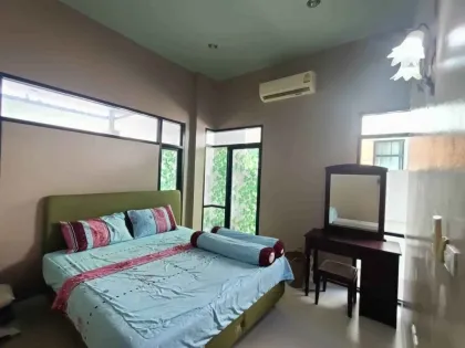 Таунхаус с 3 спальнями в аренду в Пхукет Таун, Srisuchat Grandview Village