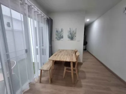 Maison mitoyenne neuve 3 chambres à louer à Chalong