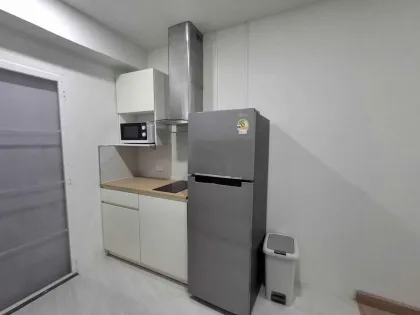 Maison mitoyenne neuve 3 chambres à louer à Chalong