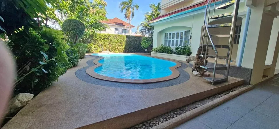 5-Zimmer Pool-Villa zur Miete in Chalong, Phuket