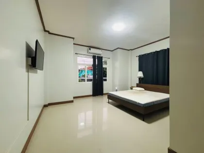 塔朗区靠近罗宾逊的3卧2卫出租屋