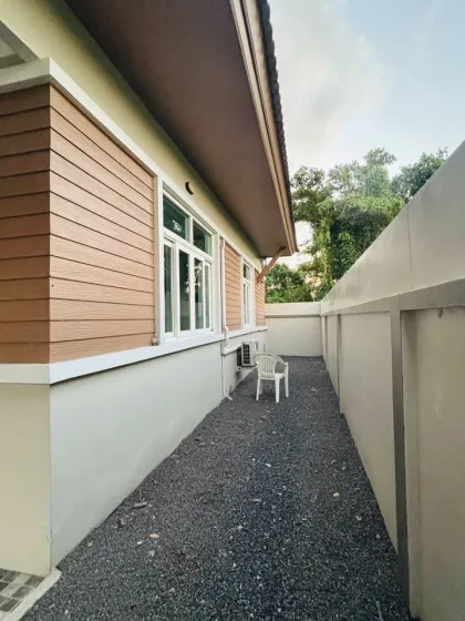 塔朗区靠近罗宾逊的3卧2卫出租屋