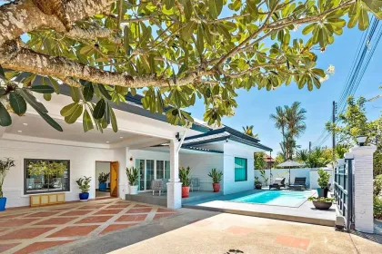 Villa privada con piscina de 3 dormitorios y 3 baños en alquiler en Thalang