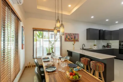 Villa privada con piscina de 3 dormitorios y 3 baños en alquiler en Thalang