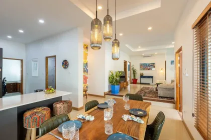 Villa privada con piscina de 3 dormitorios y 3 baños en alquiler en Thalang