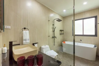 Villa privada con piscina de 3 dormitorios y 3 baños en alquiler en Thalang