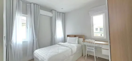 บ้านวิลล่าครอบครัว 3 ห้องนอนหรูให้เช่าในซารันสิริ เกาะแก้ว