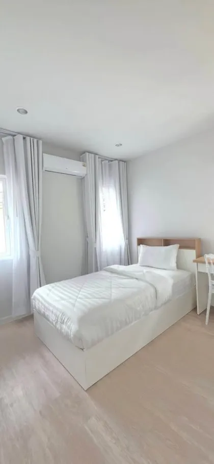 บ้านวิลล่าครอบครัว 3 ห้องนอนหรูให้เช่าในซารันสิริ เกาะแก้ว