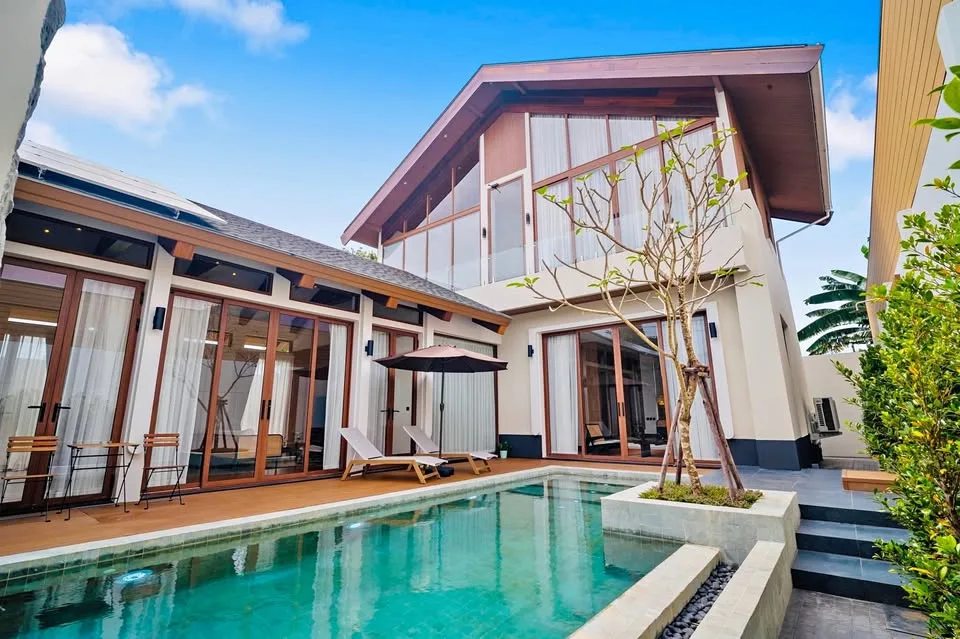 Brand New Luxury 3-Bedroom Pool Villa Close to Bangtao for Rent