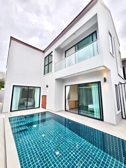 Nagelneue 3-Schlafzimmer Villa mit Privatpool zur Miete in Chalong